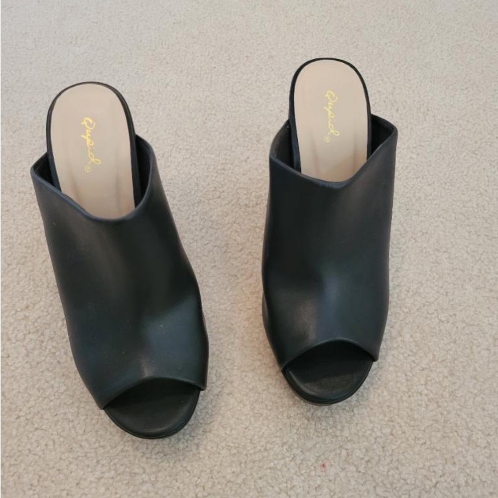 Rock the night with these heels! NEVER WORN